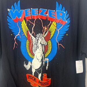 Black Graphic Tee - Short Sleeve